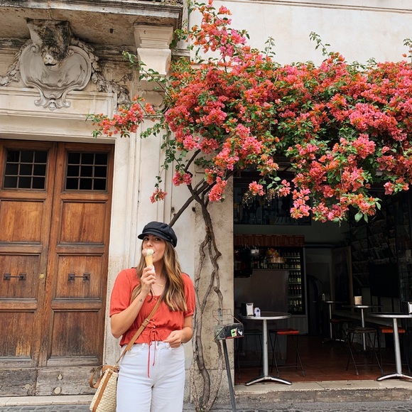 Meet your Posher, Julianna - Picture 4 of 5